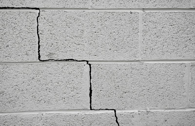 Exterior Wall Cracks